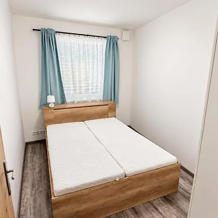 Komfortny Pri Centre S Parkovanim Апартаменты *