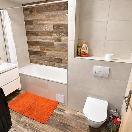 Komfortny Pri Centre S Parkovanim Апартаменты