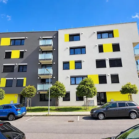 Апартаменты Komfortny Pri Centre S Parkovanim Липтовски-Микулаш