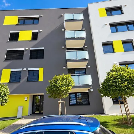 Komfortny Pri Centre S Parkovanim Апартаменты